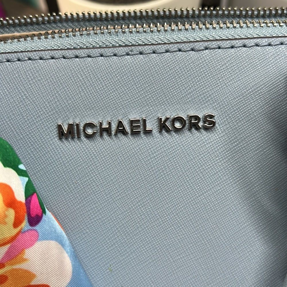 Michael Kors Blue Satchel with Floral Scarf - Picture 4 of 15